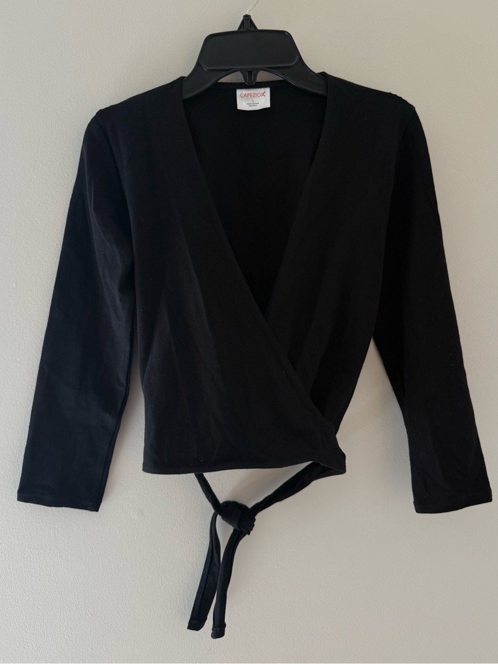 Capezio New Black Wrap Tie-Front Top Size: Small #Lux-W